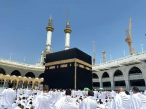 Haji sebagai Perangkat Perubahan Umat: Mengapa Spiritualitas Kolektif Ini Gagal Bertahan Setelah Pulang?