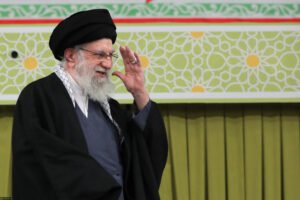 Imam Khamenei: Hidup Hanya untuk Mengejar Harta Bisa Berakhir dengan Penyesalan Panjang